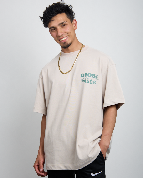 Camiseta Oversize Dios Guia Mis Pasos