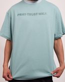 Camiseta Oversize Pray Trust Walk