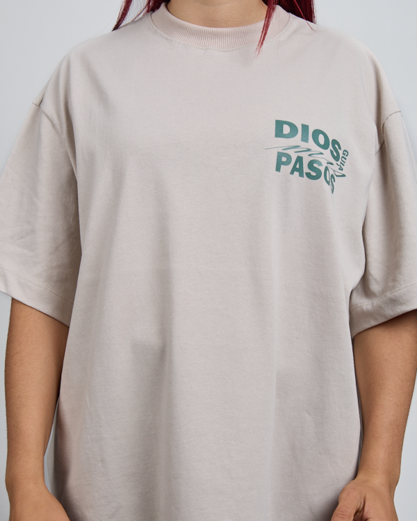Camiseta Oversize Dios Guia Mis Pasos